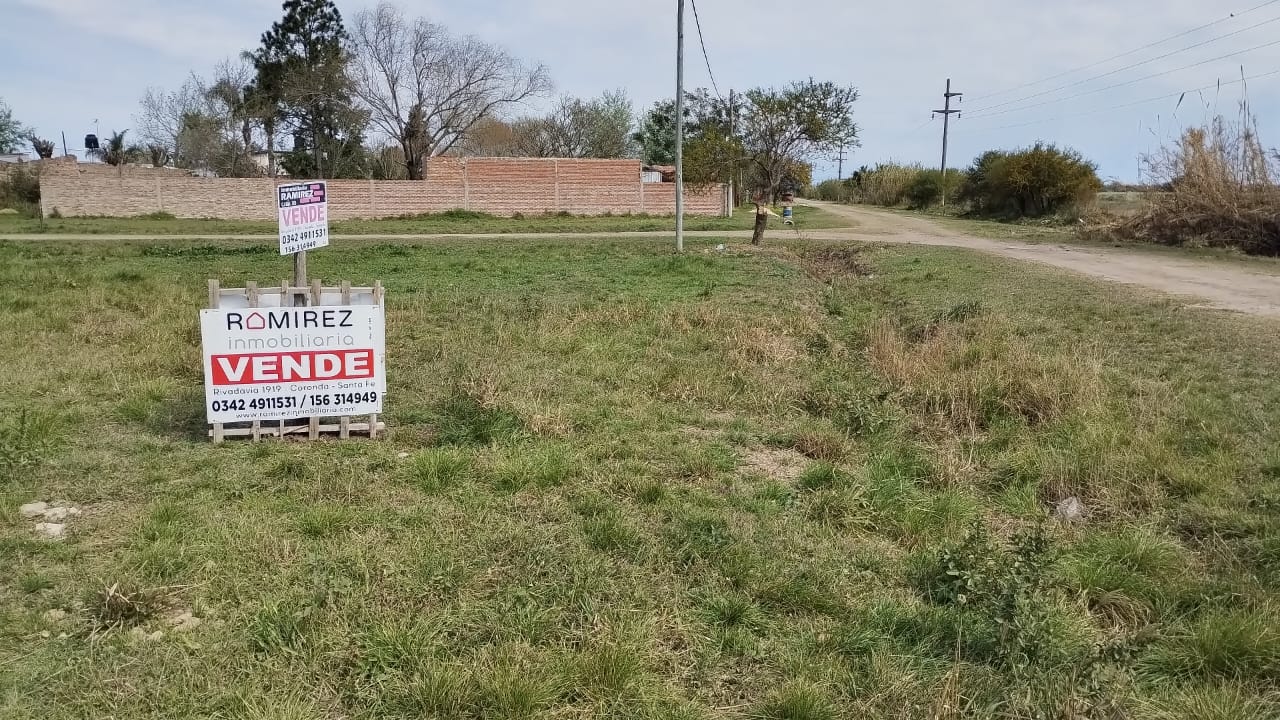 Bº San Cayetano (calle paralela a la autopista e/ EE.UU y Canadá)