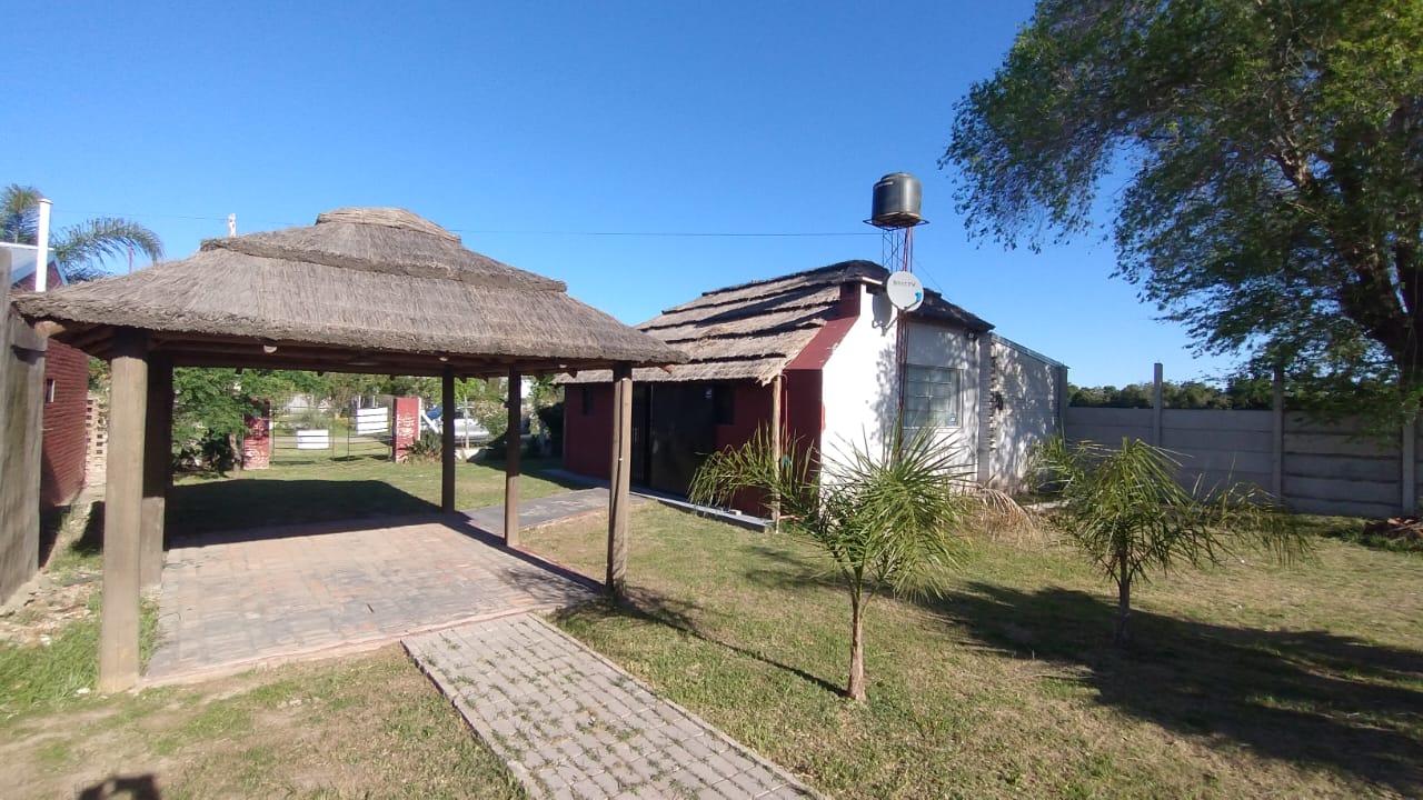 Bº Los  Paraísos - Calle Los Lapachos esq. Los Olmos