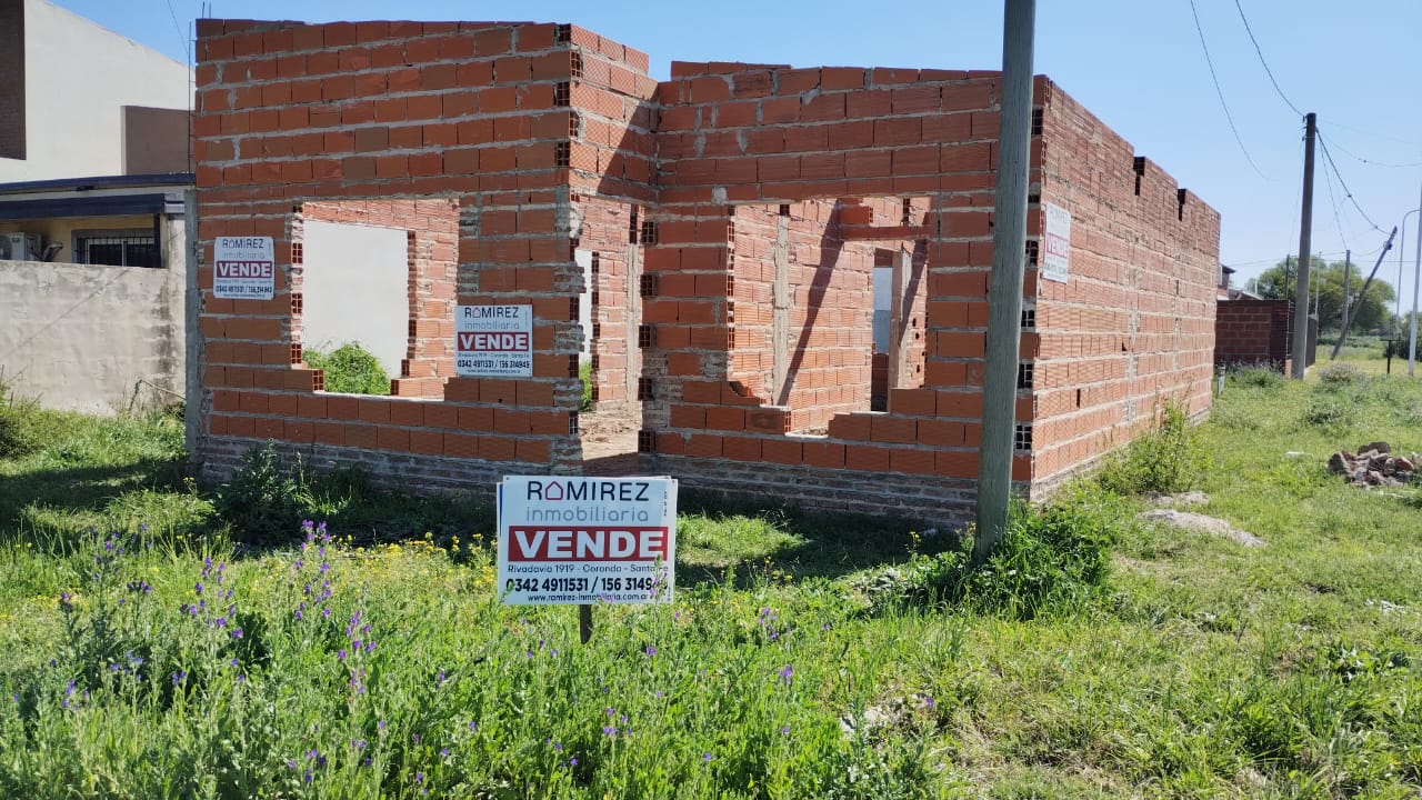 López y Planes esq. Molinas