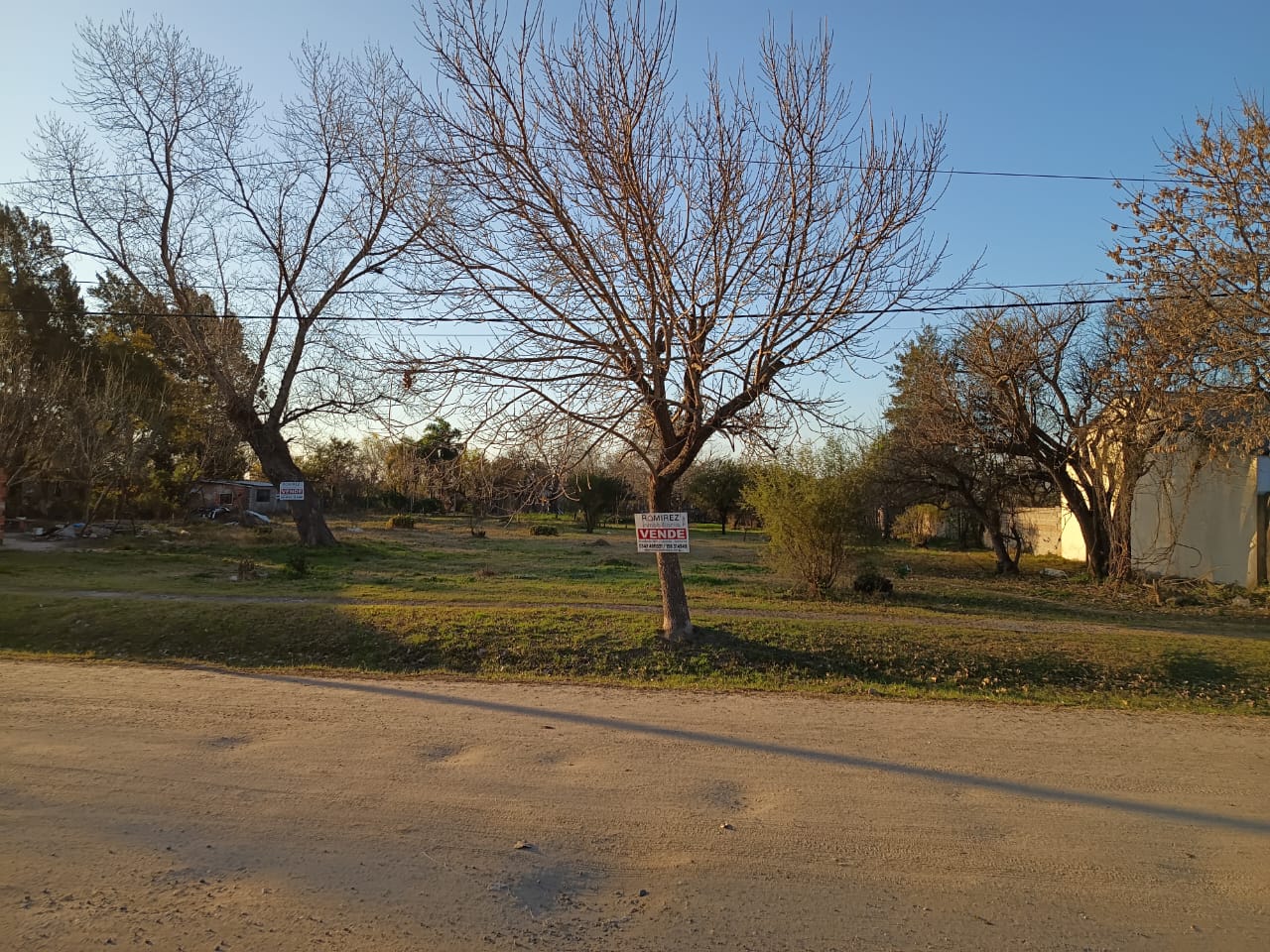 Av. Triana entre Santa Cruz y Chubut