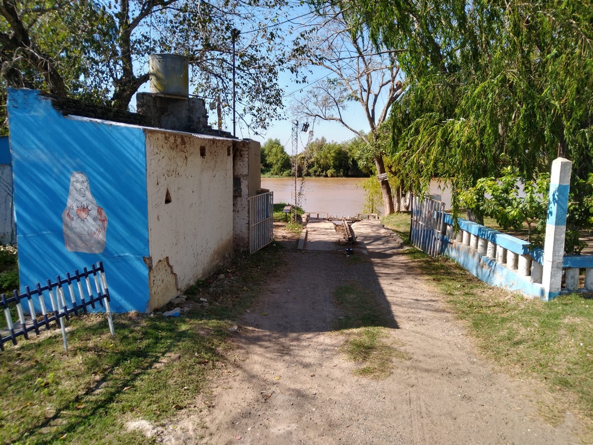 Barrio Los Paraísos, calle Los Alamos esq. Los Ceibos